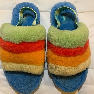 Youth Ugg size 6, multicolor